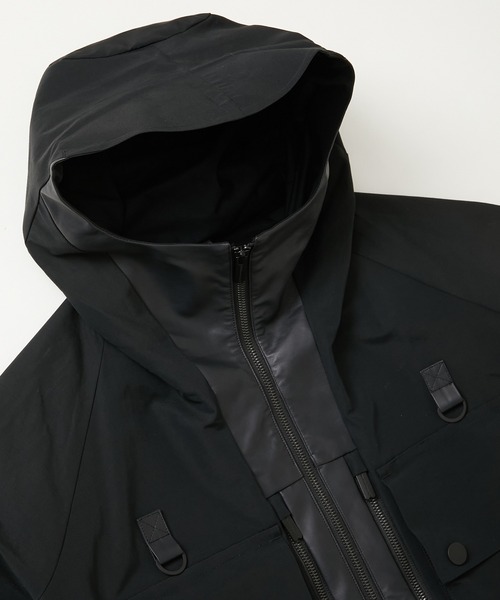 WHITE MOUNTAINEERING(ホワイトマウンテニアリング)の「White Mountaineering WINDSTOPPER ZIP OFF MOUNTAIN PARKA (BK2573205)(マウンテンパーカー・メンズ・ブラック・2)」の4枚目の写真