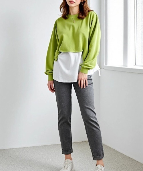 cammie（キャミー）の「レイヤード風クルーネック裾カットオフスウェットトップス（Tシャツ/カットソー・レディース・ライトグレー/ブラック/アイボリー/イエロー×グリーン・MEDIUM/LARGE）」の18枚目の写真
