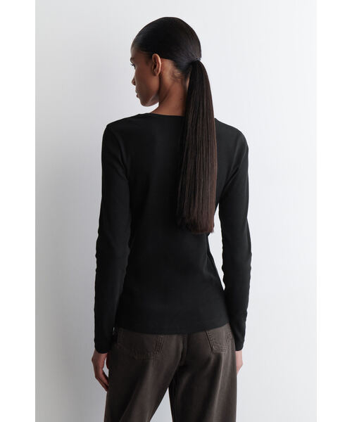 COS（コス）の「ロングスリーブヘンリートップ（Tシャツ/カットソー・レディース・グレー系その他/ベージュ/Black・M/XS/S/L）」の5枚目の写真