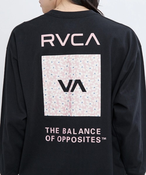 RVCA(ルーカ)の「RVCA レディース BANDANA VA BOX LOGO LS TEE ロンT 【2025年秋冬モデル】/ルーカボックスグラフィックバックプリント長袖ロゴロンT(Tシャツ/カットソー・レディース・ホワイト/ブラック/グレー・SMALL/MEDIUM/LARGE)」の17枚目の写真