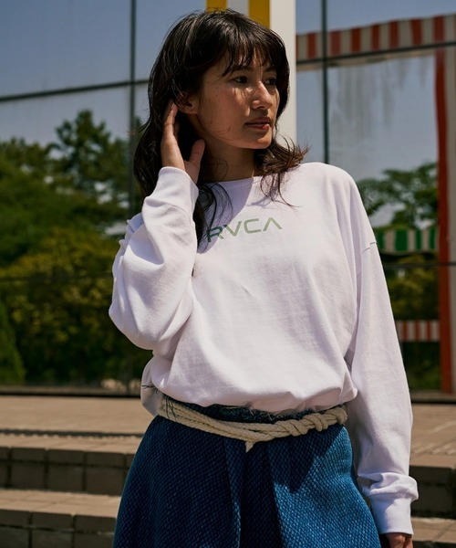 RVCA(ルーカ)の「RVCA レディース BANDANA VA BOX LOGO LS TEE ロンT 【2025年秋冬モデル】/ルーカボックスグラフィックバックプリント長袖ロゴロンT(Tシャツ/カットソー・レディース・ホワイト/ブラック/グレー・SMALL/MEDIUM/LARGE)」の12枚目の写真