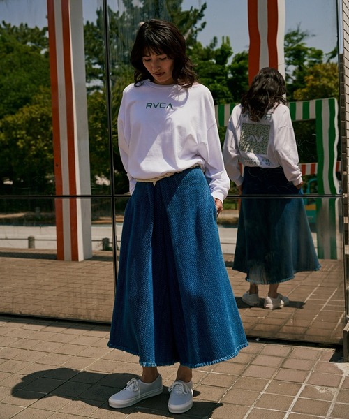 RVCA(ルーカ)の「RVCA レディース BANDANA VA BOX LOGO LS TEE ロンT 【2025年秋冬モデル】/ルーカボックスグラフィックバックプリント長袖ロゴロンT(Tシャツ/カットソー・レディース・ホワイト/ブラック/グレー・SMALL/MEDIUM/LARGE)」の13枚目の写真