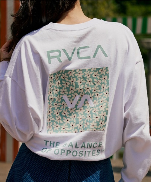 RVCA(ルーカ)の「RVCA レディース BANDANA VA BOX LOGO LS TEE ロンT 【2025年秋冬モデル】/ルーカボックスグラフィックバックプリント長袖ロゴロンT(Tシャツ/カットソー・レディース・ホワイト/ブラック/グレー・SMALL/MEDIUM/LARGE)」の14枚目の写真