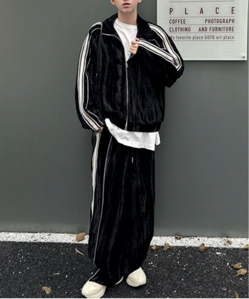 link lot(リンクロット)の「【2点セット】ベロア ライントラックジャケット&ラインパンツ セットアップ(セットアップ・メンズ・ブラック・M)」の3枚目の写真
