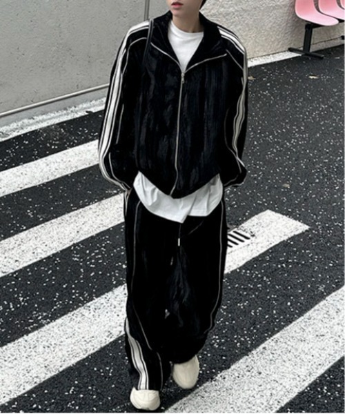 link lot(リンクロット)の「【2点セット】ベロア ライントラックジャケット&ラインパンツ セットアップ(セットアップ・メンズ・ブラック・M)」の20枚目の写真