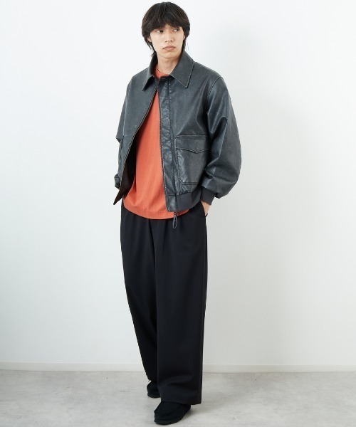 ARMY TWILL（アーミーツイル）の「[ARMY TWILL/アーミーツイル] 別注 ヴィーガンレザー A-2フライトジャケット（ブルゾン・レディース・ブラック/ベージュ/ブラウン・L/M/S）」の14枚目の写真