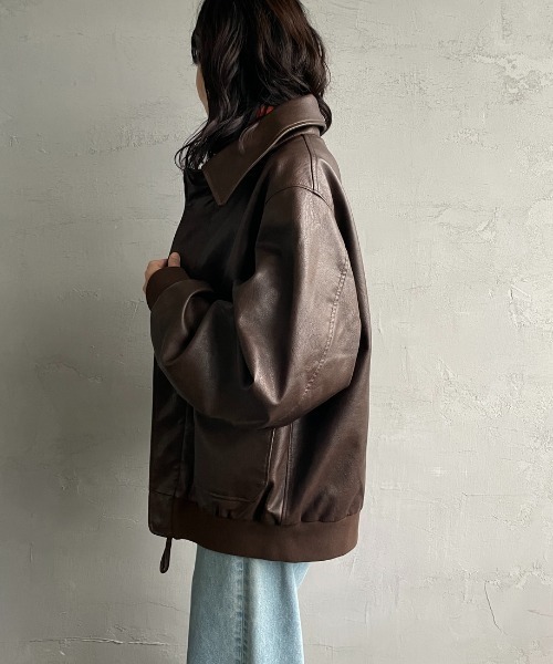 ARMY TWILL（アーミーツイル）の「[ARMY TWILL/アーミーツイル] 別注 ヴィーガンレザー A-2フライトジャケット（ブルゾン・レディース・ブラック/ベージュ/ブラウン・L/M/S）」の21枚目の写真