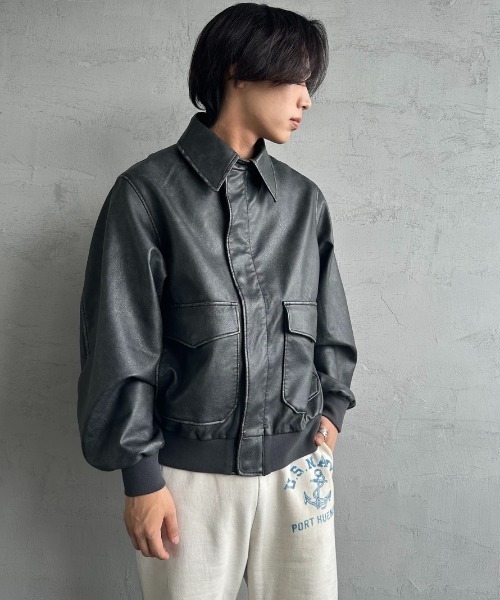 ARMY TWILL（アーミーツイル）の「[ARMY TWILL/アーミーツイル] 別注 ヴィーガンレザー A-2フライトジャケット（ブルゾン・レディース・ブラック/ベージュ/ブラウン・L/M/S）」の5枚目の写真