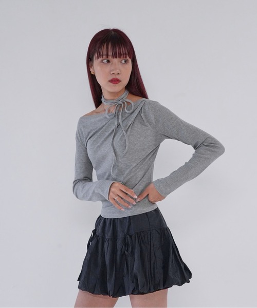 Uenui(ウニュイ)の「【 cunii 】 off shoulder rib top(Tシャツ/カットソー・レディース・グレー/ブラック/ベージュ系/レッド・FREE)」の19枚目の写真