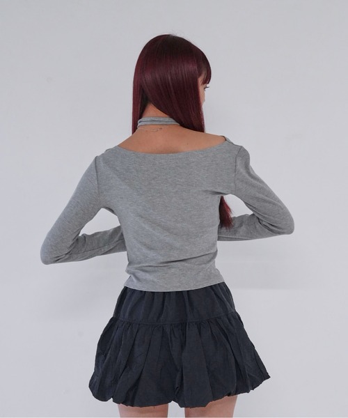 Uenui(ウニュイ)の「【 cunii 】 off shoulder rib top(Tシャツ/カットソー・レディース・グレー/ブラック/ベージュ系/レッド・FREE)」の22枚目の写真