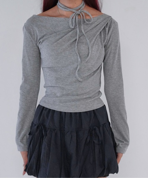 Uenui(ウニュイ)の「【 cunii 】 off shoulder rib top(Tシャツ/カットソー・レディース・グレー/ブラック/ベージュ系/レッド・FREE)」の11枚目の写真