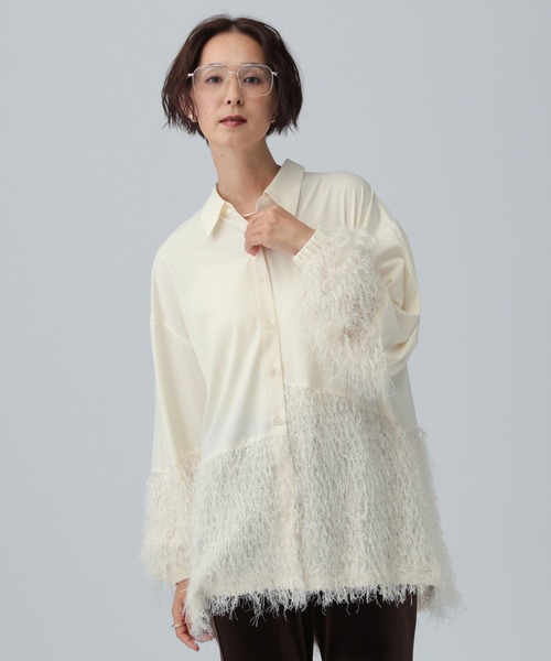 LEPSIM(レプシィム)の「フリンジドッキングシャツチュニック 595310(シャツ/ブラウス・レディース・ブラック/アイボリー/ブルー・FREE)」の2枚目の写真