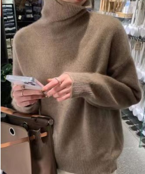 cammie(キャミー)の「ハイネックルーズニット(ニット/セーター・レディース・ベージュ/ネイビー/グレー/オフホワイト/ブラック・F)」の16枚目の写真