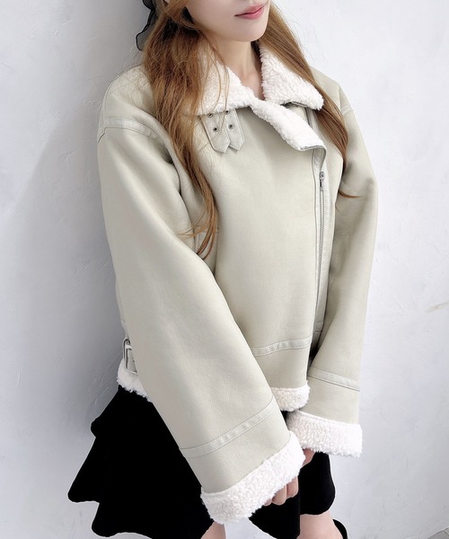 INGNI（イング）の「クロップド丈フライトジャケット（ムートンコート・レディース・ブラック系その他2/アイボリー/ブラウン系3・M）」の9枚目の写真