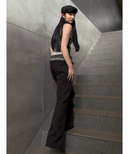 ELCHELE(エルチェレ)の「INSIDE RIPPED HOLE PANTS(スウェットパンツ・レディース・ナチュラル/ブラック・36/38)」の15枚目の写真