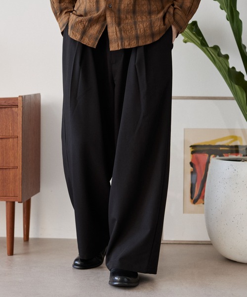 LUCY（ルーシー）の「LUCY/【25年秋冬新作】クロスタックバギースラックス（スラックス・メンズ・ブラック/グレー系その他4/ブラック系その他4・MEDIUM/LARGE）」の2枚目の写真