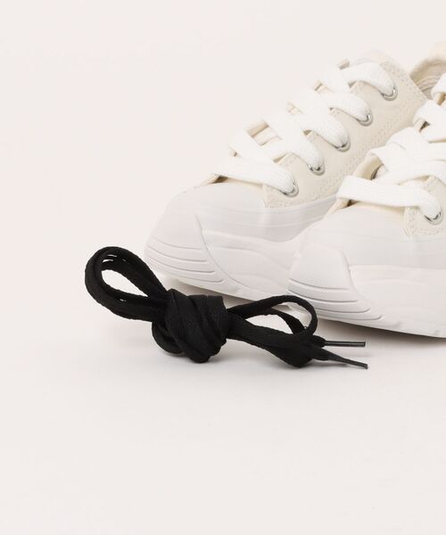 CONVERSE(コンバース)の「CONVERSE コンバース ALL STAR SURGETRAINER OX オールスター サージトレーナー 厚底スニーカー(スニーカー・レディース・ホワイト/ブラック・22.5cm/23.0cm/23.5cm/24.0cm/24.5cm/25.0cm/25.5cm/22.0cm/26.0cm)」の3枚目の写真