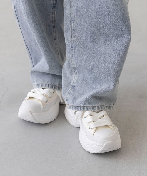 CONVERSE(コンバース)の「CONVERSE コンバース ALL STAR SURGETRAINER OX オールスター サージトレーナー 厚底スニーカー(スニーカー・レディース・ホワイト/ブラック・22.5cm/23.0cm/23.5cm/24.0cm/24.5cm/25.0cm/25.5cm/22.0cm/26.0cm)」の10枚目の写真