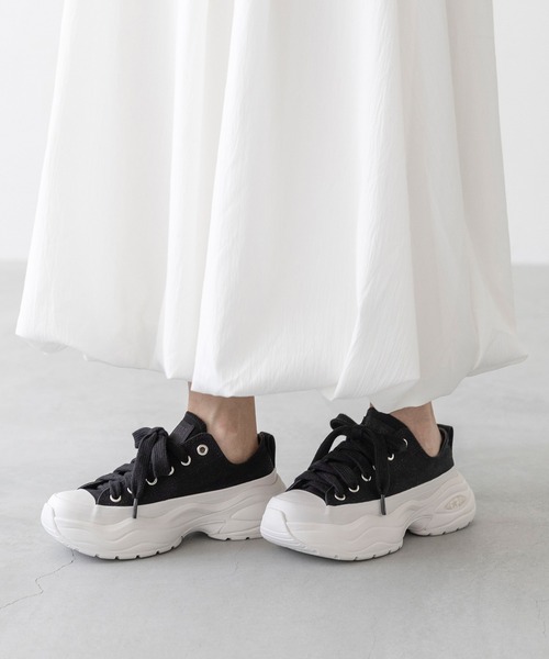 CONVERSE(コンバース)の「CONVERSE コンバース ALL STAR SURGETRAINER OX オールスター サージトレーナー 厚底スニーカー(スニーカー・レディース・ホワイト/ブラック・22.5cm/23.0cm/23.5cm/24.0cm/24.5cm/25.0cm/25.5cm/22.0cm/26.0cm)」の16枚目の写真