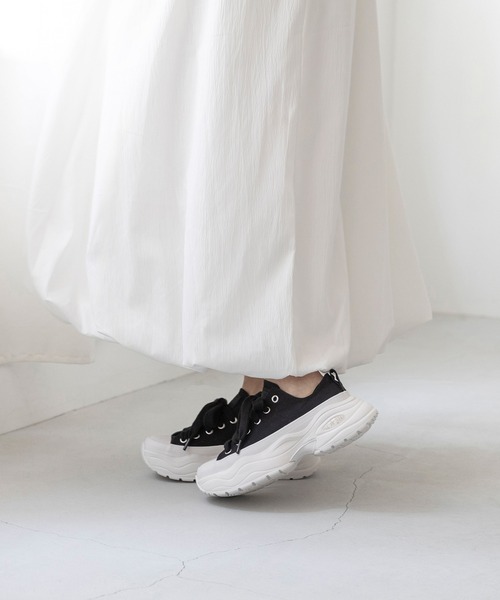 CONVERSE(コンバース)の「CONVERSE コンバース ALL STAR SURGETRAINER OX オールスター サージトレーナー 厚底スニーカー(スニーカー・レディース・ホワイト/ブラック・22.5cm/23.0cm/23.5cm/24.0cm/24.5cm/25.0cm/25.5cm/22.0cm/26.0cm)」の17枚目の写真