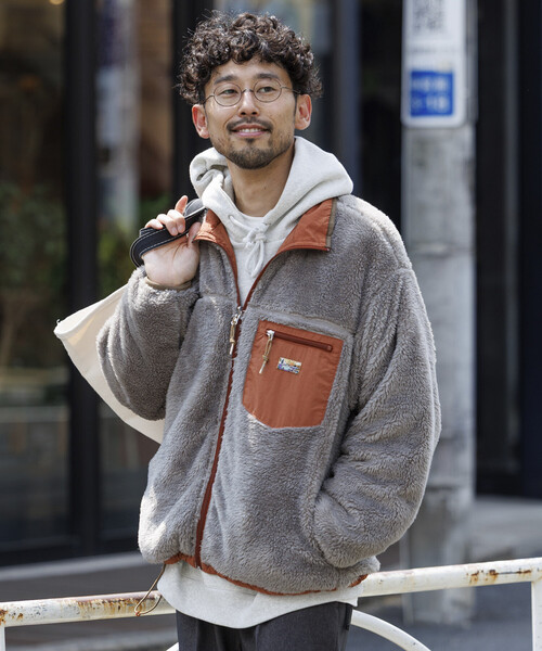 FREAK'S STORE(フリークスストア)の「リラックスフィット ワンポイントロゴ リバーシブル ナイロン フリースジャケット /ナイロンジャケット ボアジャケット(ブルゾン・メンズ・ブラック/オリーブ/ベージュ/ネイビー/オレンジ・SMALL/LARGE/MEDIUM)」の9枚目の写真