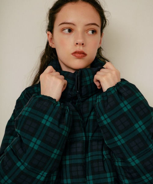 3.3 Field Trip （3.3フィールドトリップ）の「3.3 Field Trip／アソートパファージャケット（ダウンジャケット/コート・レディース・ベージュ/ブラック×ホワイト/ブラック×グリーン/ブラック・MEDIUM）」の4枚目の写真