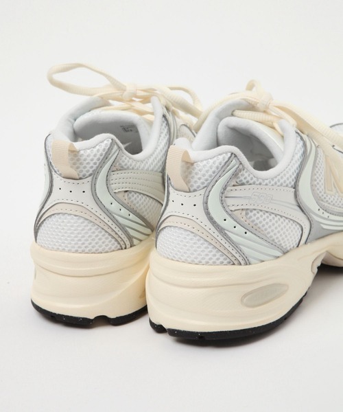 新品未使用　ニューバランス オフホワイト　グレー　23.5 厚底 New Balance 2024年春夏新作♪ Balance【ニューバランス