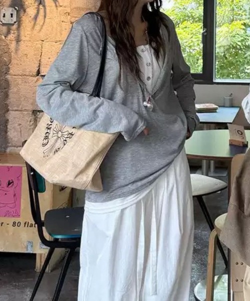 SPIGA（スピーガ）の「ﾚｲﾔｰﾄﾞ風ﾍﾝﾘｰﾈｯｸﾛﾝT（Tシャツ/カットソー・レディース・グレー/ベージュ・SMALL/MEDIUM/LARGE/X-LARGE）」の10枚目の写真