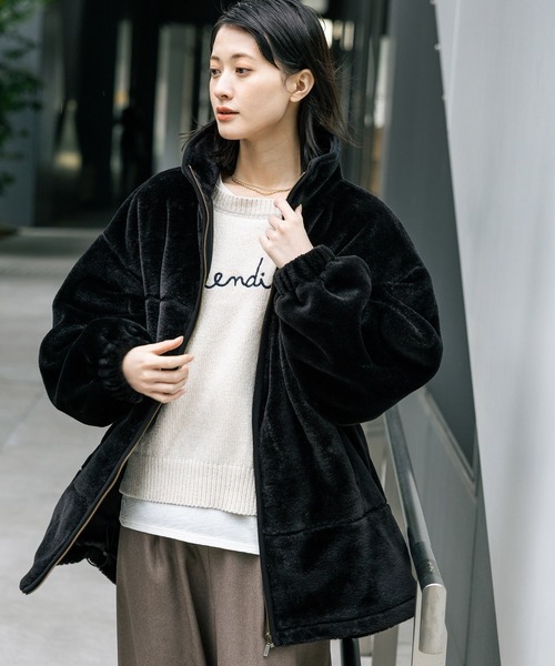 LAKOLE（ラコレ）の「スタンドボアブルゾン / 496631（ブルゾン・レディース・カーキ/ブラック/モカ・FREE）」の2枚目の写真