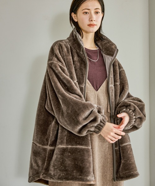 LAKOLE（ラコレ）の「スタンドボアブルゾン / 496631（ブルゾン・レディース・カーキ/ブラック/モカ・FREE）」の3枚目の写真