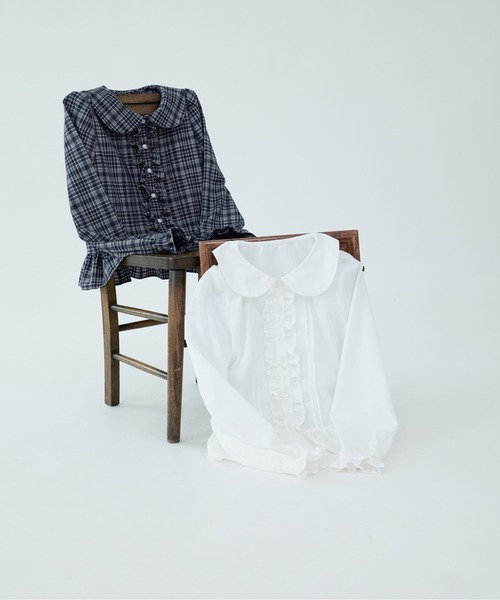 apres jour mignon(アプレジュールミニョン)の「【apresjour mignon soie】frill pin tuck blouse/フリルピンタックブラウス(シャツ/ブラウス・レディース・ネイビー/オフホワイト・フリー/LARGE)」の3枚目の写真