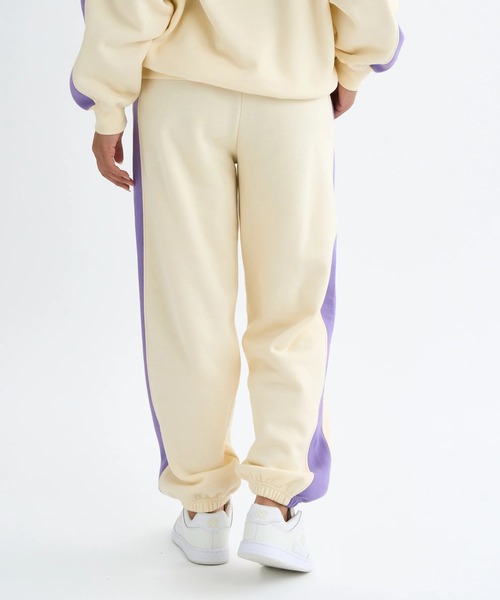 BILLABONG(ビラボン)の「BILLABONG レディース SINCE73 SWEAT LONG P セットアップボトムス 【2025年秋冬モデル】 @autumn /ビラボンセットアップ対応ウエストゴム裏起毛サイドラインロゴスウェットパンツ(スウェットパンツ・レディース・アイボリー・MEDIUM/LARGE)」の8枚目の写真