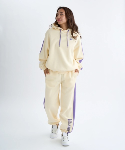 BILLABONG(ビラボン)の「BILLABONG レディース SINCE73 SWEAT LONG P セットアップボトムス 【2025年秋冬モデル】 @autumn /ビラボンセットアップ対応ウエストゴム裏起毛サイドラインロゴスウェットパンツ(スウェットパンツ・レディース・アイボリー・MEDIUM/LARGE)」の7枚目の写真