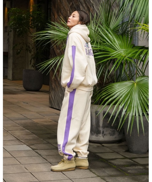 BILLABONG(ビラボン)の「BILLABONG レディース SINCE73 SWEAT LONG P セットアップボトムス 【2025年秋冬モデル】 @autumn /ビラボンセットアップ対応ウエストゴム裏起毛サイドラインロゴスウェットパンツ(スウェットパンツ・レディース・アイボリー・MEDIUM/LARGE)」の11枚目の写真