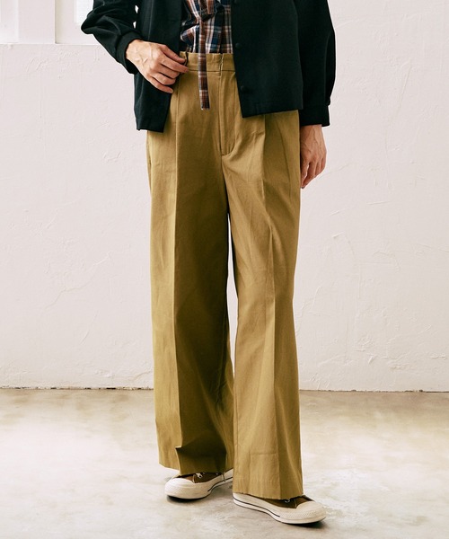 LA MARINE FRANCAISE(マリン フランセーズ)の「チノタックワイドパンツ(その他パンツ・レディース・ベージュ/ネイビー・1/0)」の1枚目の写真