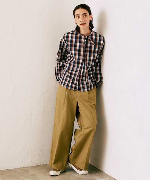 LA MARINE FRANCAISE(マリン フランセーズ)の「チノタックワイドパンツ(その他パンツ・レディース・ベージュ/ネイビー・1/0)」の5枚目の写真