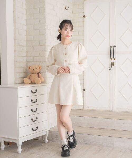 ems excite（エムズエキサイト）の「【セットアップ対応】プレート付ラメツイードJK（ノーカラージャケット・レディース・ベージュ/ナチュラル/ブラック・FREE）」の21枚目の写真