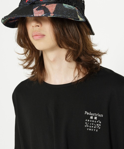 STOF（ストフ）の「TRIBE EMBROI BIG TEE（Tシャツ/カットソー・メンズ・ホワイト/ブラック・S/M）」の2枚目の写真