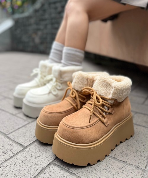 Shoes in Closet(シューズインクローゼット)の「厚底 プラットフォーム レースアップ ボア ムートン ブーツ 5840(ブーツ・レディース・アイボリー/キャメル/ダークブラウン/ベージュ・S/M/L/LL)」の9枚目の写真