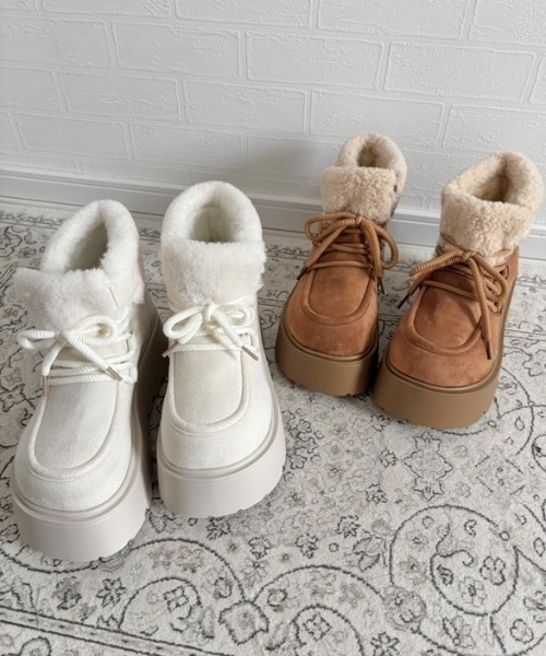 Shoes in Closet(シューズインクローゼット)の「厚底 プラットフォーム レースアップ ボア ムートン ブーツ 5840(ブーツ・レディース・アイボリー/キャメル/ダークブラウン/ベージュ・S/M/L/LL)」の5枚目の写真