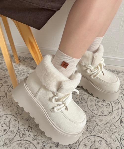 Shoes in Closet(シューズインクローゼット)の「厚底 プラットフォーム レースアップ ボア ムートン ブーツ 5840(ブーツ・レディース・アイボリー/キャメル/ダークブラウン/ベージュ・S/M/L/LL)」の7枚目の写真