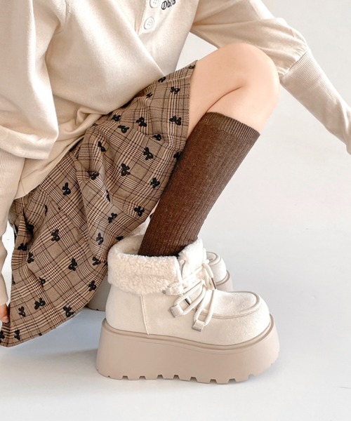Shoes in Closet(シューズインクローゼット)の「厚底 プラットフォーム レースアップ ボア ムートン ブーツ 5840(ブーツ・レディース・アイボリー/キャメル/ダークブラウン/ベージュ・S/M/L/LL)」の17枚目の写真