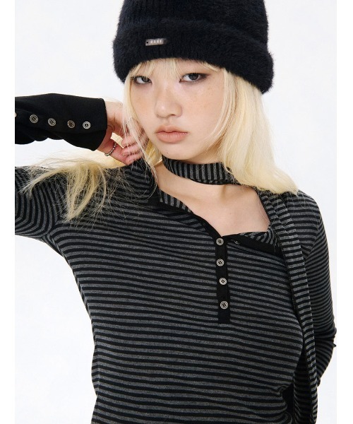 runningHIGH(ランニングハイ)の「A'GEM/9 × .kom 『runningHIGH/ランニングハイ』 BUTTON STRIPE L/S TEE with MUFFLER/ヘンリーネックデザイン マフラー付きボーダー長袖Tシャツ(Tシャツ/カットソー・レディース・ブラック/カーキ・FREE)」の3枚目の写真