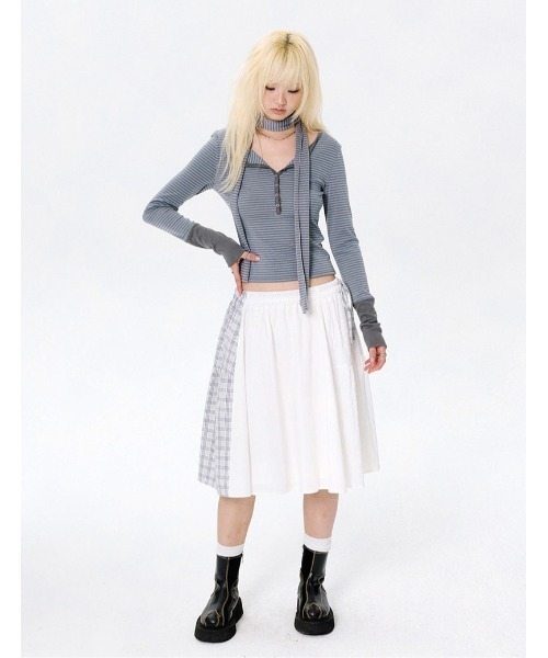 runningHIGH(ランニングハイ)の「A'GEM/9 × .kom 『runningHIGH/ランニングハイ』 BUTTON STRIPE L/S TEE with MUFFLER/ヘンリーネックデザイン マフラー付きボーダー長袖Tシャツ(Tシャツ/カットソー・レディース・ブラック/カーキ・FREE)」の13枚目の写真