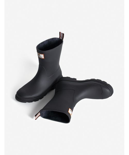 Maison Kitsune（メゾンキツネ）の「MAISON KITSUNE x HUNTER UNISEX DOWNPOUR SHORT BOOTS（レインシューズ・メンズ・モスグリーン/ブラック・41/40/39/38/37/36/42）」の6枚目の写真