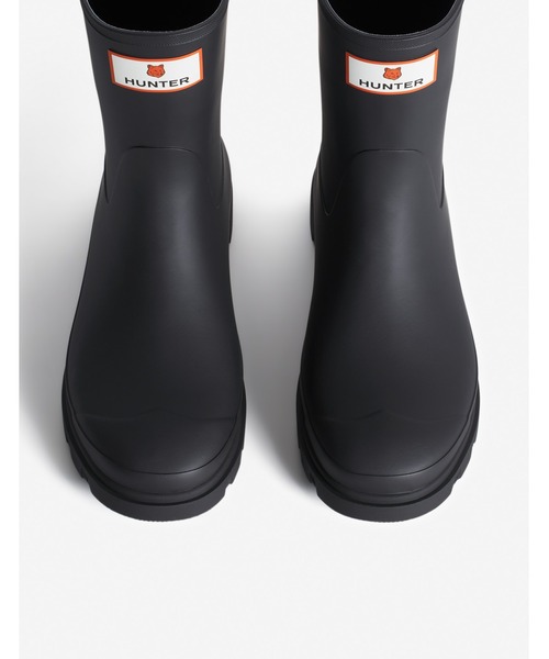 Maison Kitsune（メゾンキツネ）の「MAISON KITSUNE x HUNTER UNISEX DOWNPOUR SHORT BOOTS（レインシューズ・メンズ・モスグリーン/ブラック・41/40/39/38/37/36/42）」の8枚目の写真