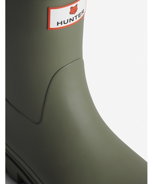 Maison Kitsune（メゾンキツネ）の「MAISON KITSUNE x HUNTER UNISEX DOWNPOUR SHORT BOOTS（レインシューズ・メンズ・モスグリーン/ブラック・41/40/39/38/37/36/42）」の15枚目の写真