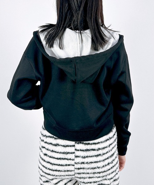 CLOTHY(クロシィ)の「【あったか裏ボアシリーズ】ショート丈裏ボアジップパーカー(パーカー・レディース・ブラック/グレー/オフホワイト・MEDIUM/LARGE)」の11枚目の写真