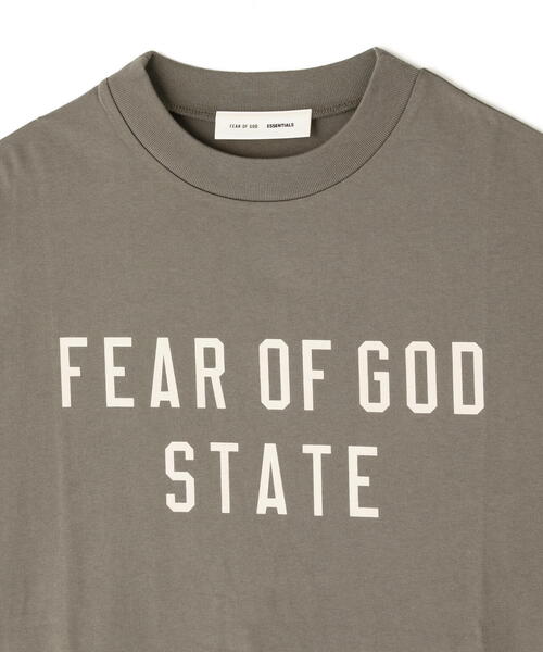 FOG ESSENTIALS（エフオージーエッセンシャルズ）の「Fear of God ESSENTIALS/FOG エッセンシャルズ/90'S FIT T-SHIRT（Tシャツ/カットソー・メンズ・カーキ/ブラック・M/S/L/XS）」の4枚目の写真