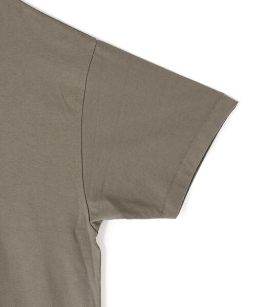 FOG ESSENTIALS（エフオージーエッセンシャルズ）の「Fear of God ESSENTIALS/FOG エッセンシャルズ/90'S FIT T-SHIRT（Tシャツ/カットソー・メンズ・カーキ/ブラック・M/S/L/XS）」の5枚目の写真